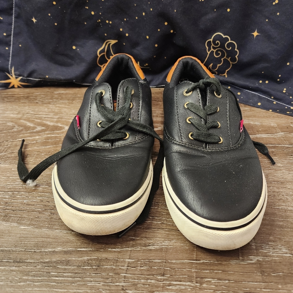 Levi Strauss & Co., Faux Leather Women's Sneakers Size 6 - Picture 3 of 5